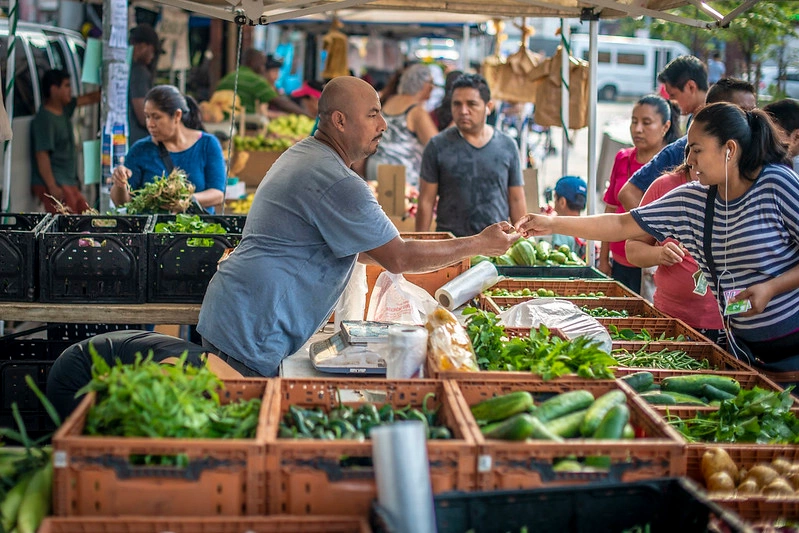 seasonal farmers market